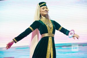 KFU student Enzhe Gabdullina wins Tatar Qızı talent pageant