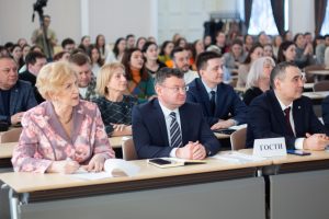 Minister of Health of Tatarstan speaks with medical residents