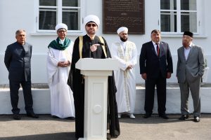 University unveils memorial plaque to first Russia-printed Quran