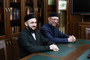 Rector Lenar Safin discusses Islamic cultural heritage with Chairman of the Spiritual Directorate of Muslims of Tatarstan Kamil Samigullin