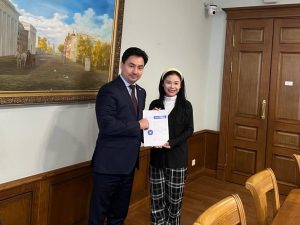 Chinese students receive additional education certificates from the Faculty of Law