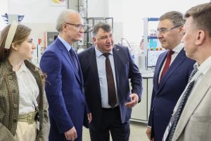KFU’s Catalyst Factory visited by Minister of Science and Higher Education of Russia