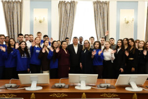Rector Lenar Safin meets fresh students