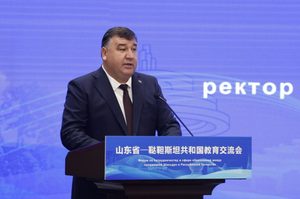 Rector Lenar Safin speaks about KFU’s cooperation with Chinese partners